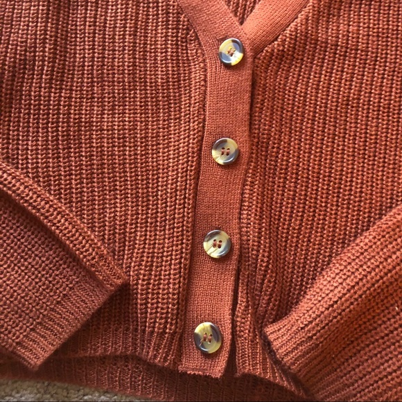 Button down sweater - Picture 2 of 4